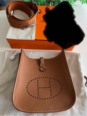 Hermes Brown Togo Evelyne 23 Shoulder Bag with Adjustable Strap